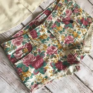  NWOTs GUESS Shorts! Sz 29 